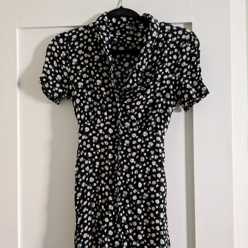 Forever 21 Collared Tie Back Black and White Daisy Floral Mini Dress